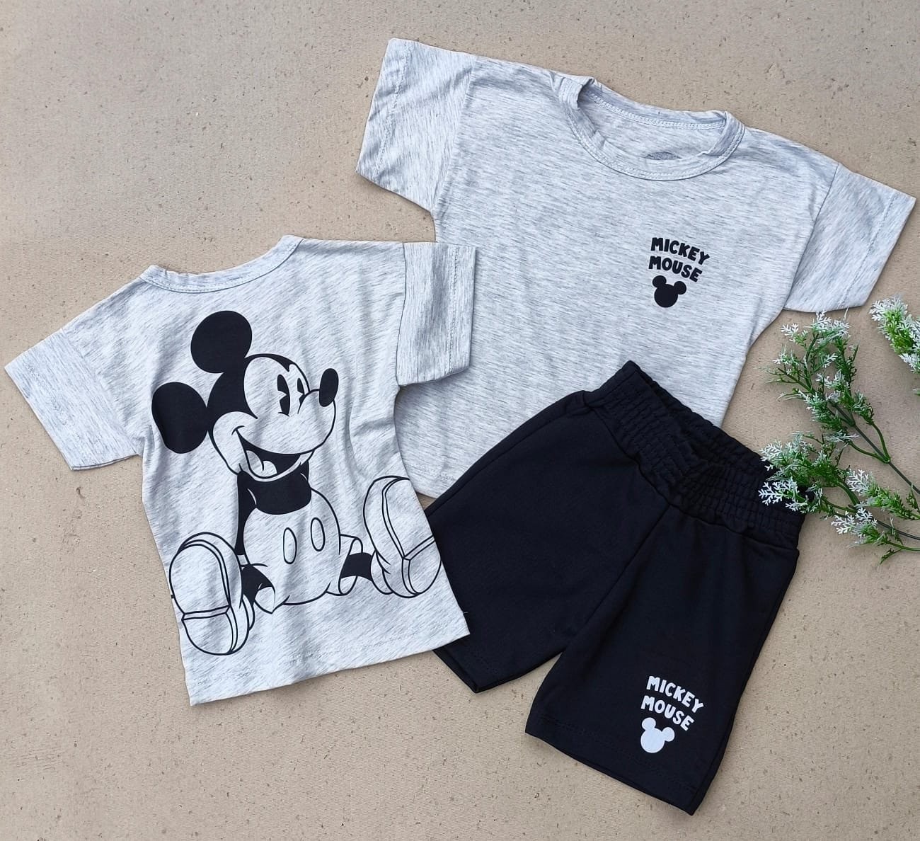 CONJUNTO MICKEY CINZA.