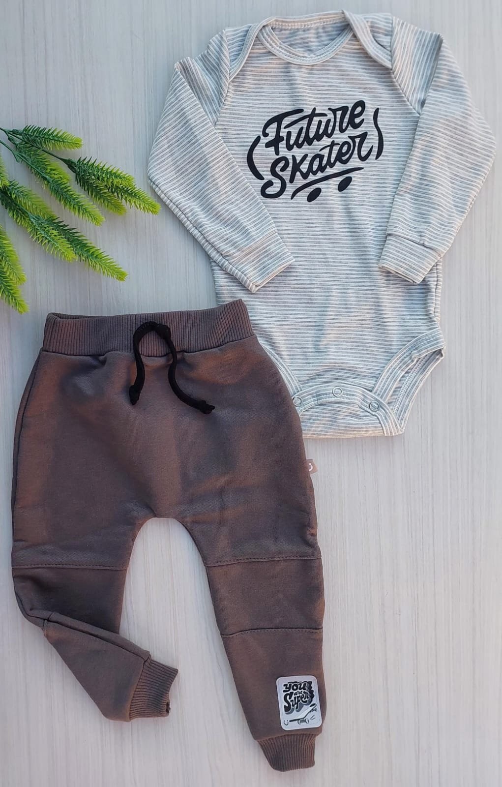 CONJUNTO FUTURE SKATER