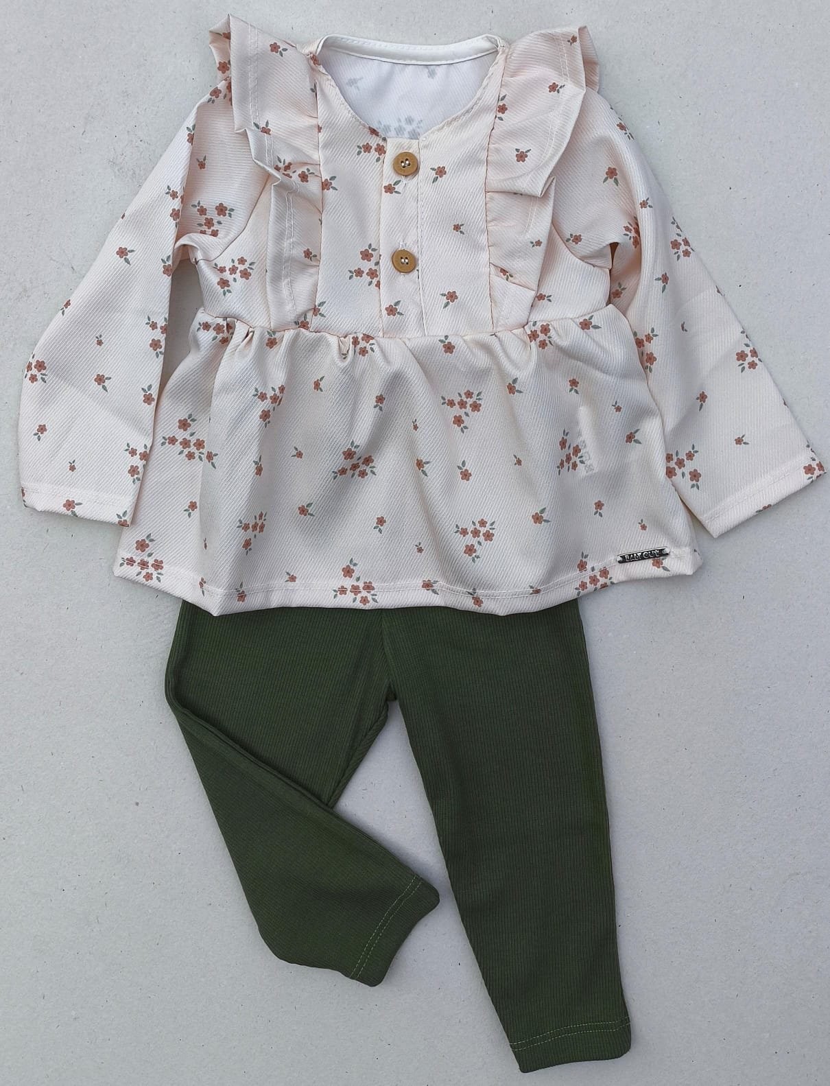 CONJUNTO BATA FLORAL