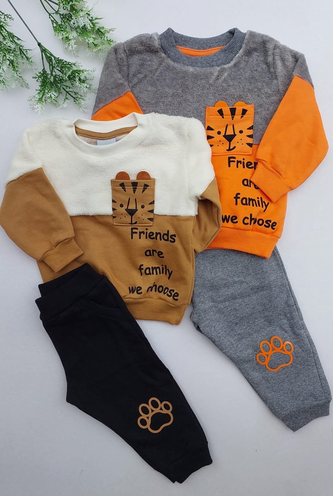 CONJUNTO MOLETON COM PLUSH TIGRE