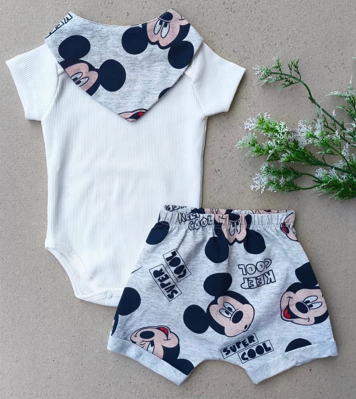CONJUNTO MICKEY BABADOR.