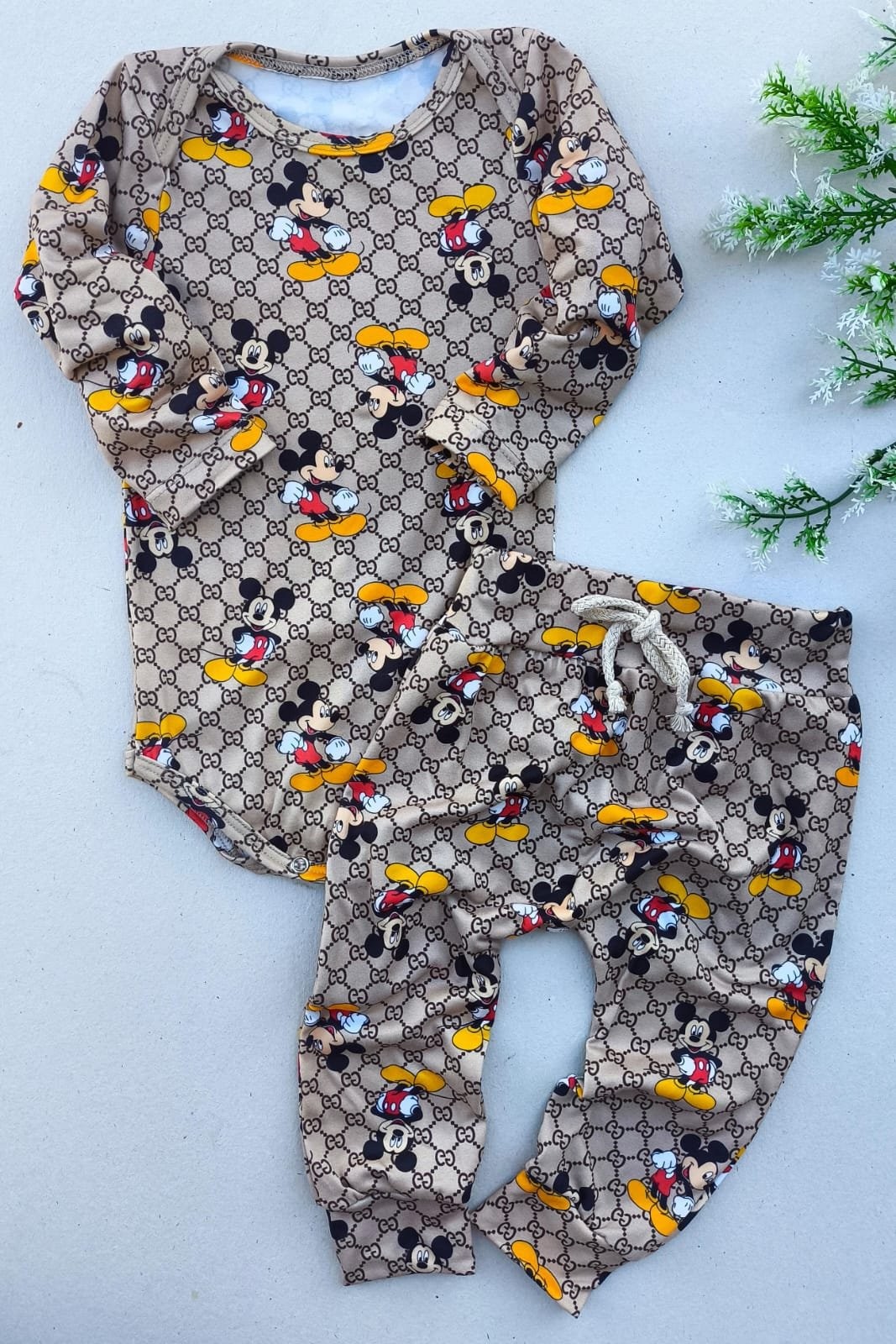 CONJUNTO MICKEY