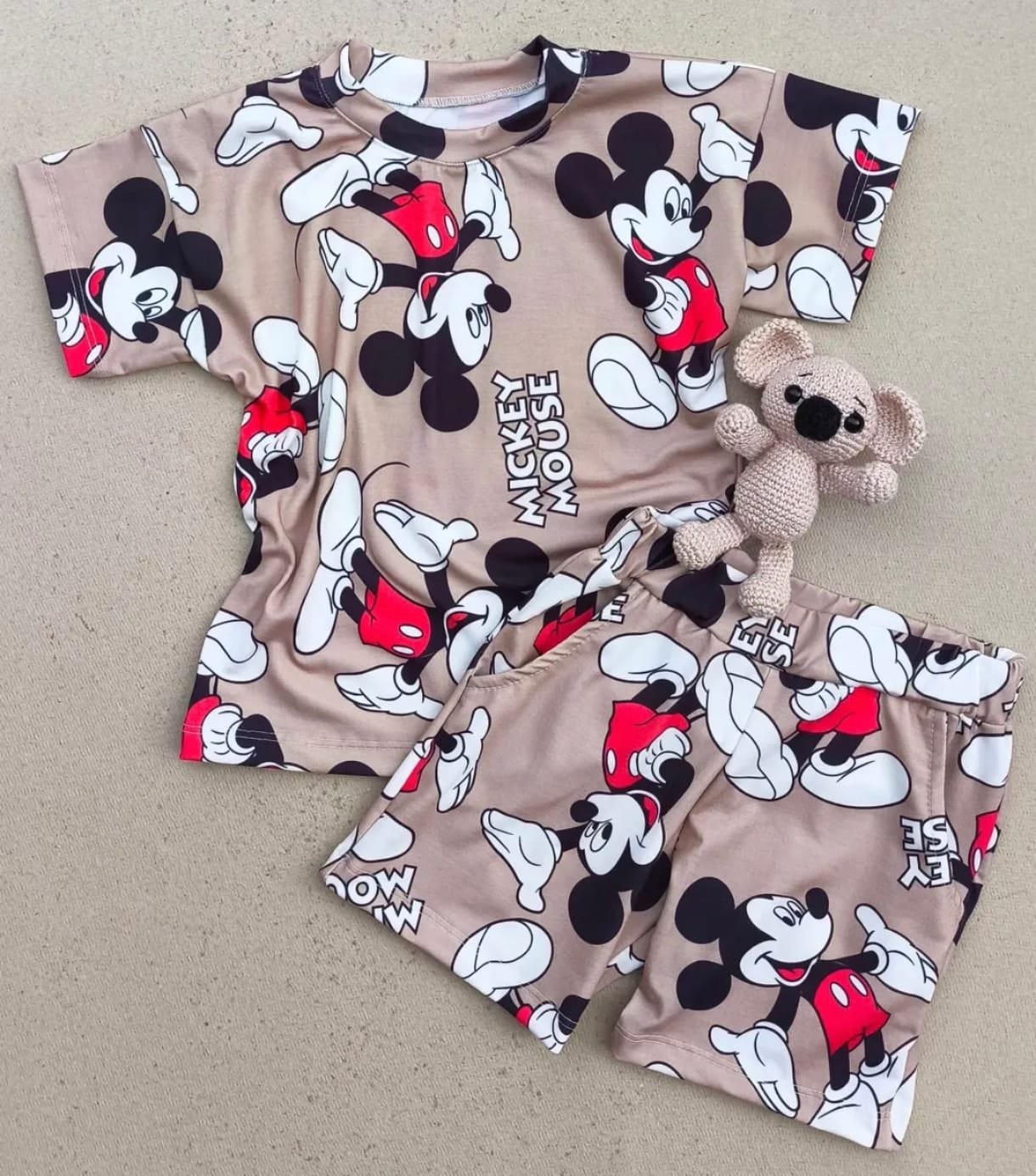 CONJUNTO MICKEY MARROM